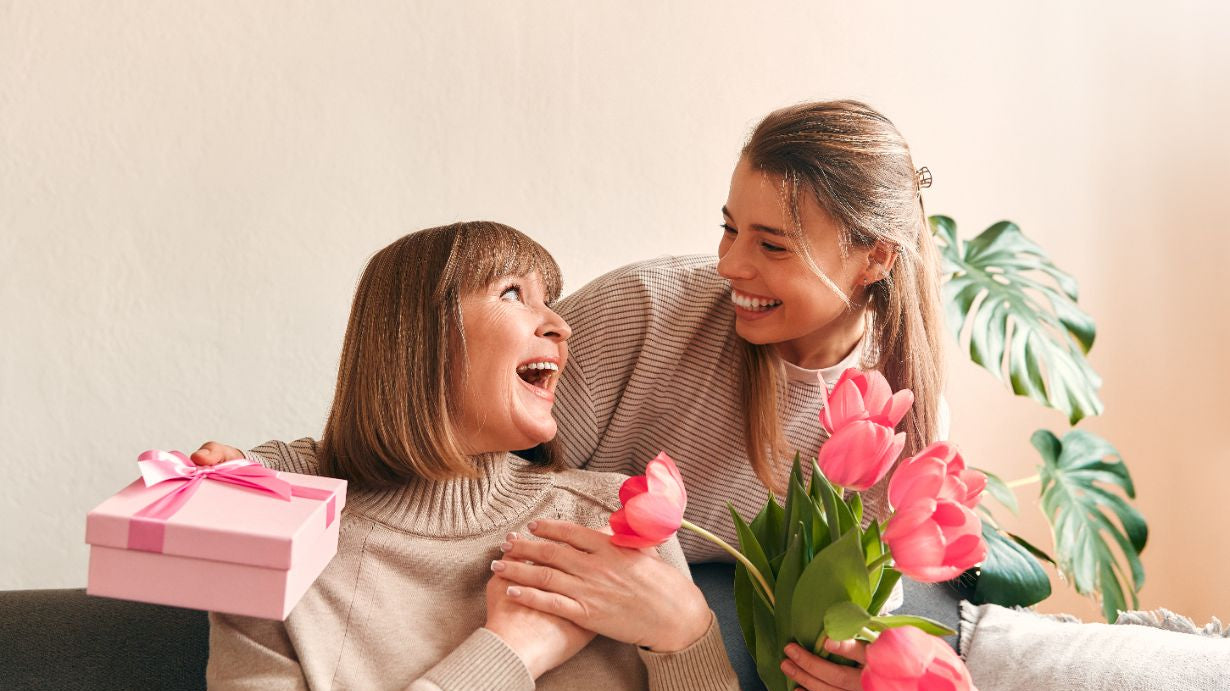 printemps femme heureuse et qu'attire l'abondance