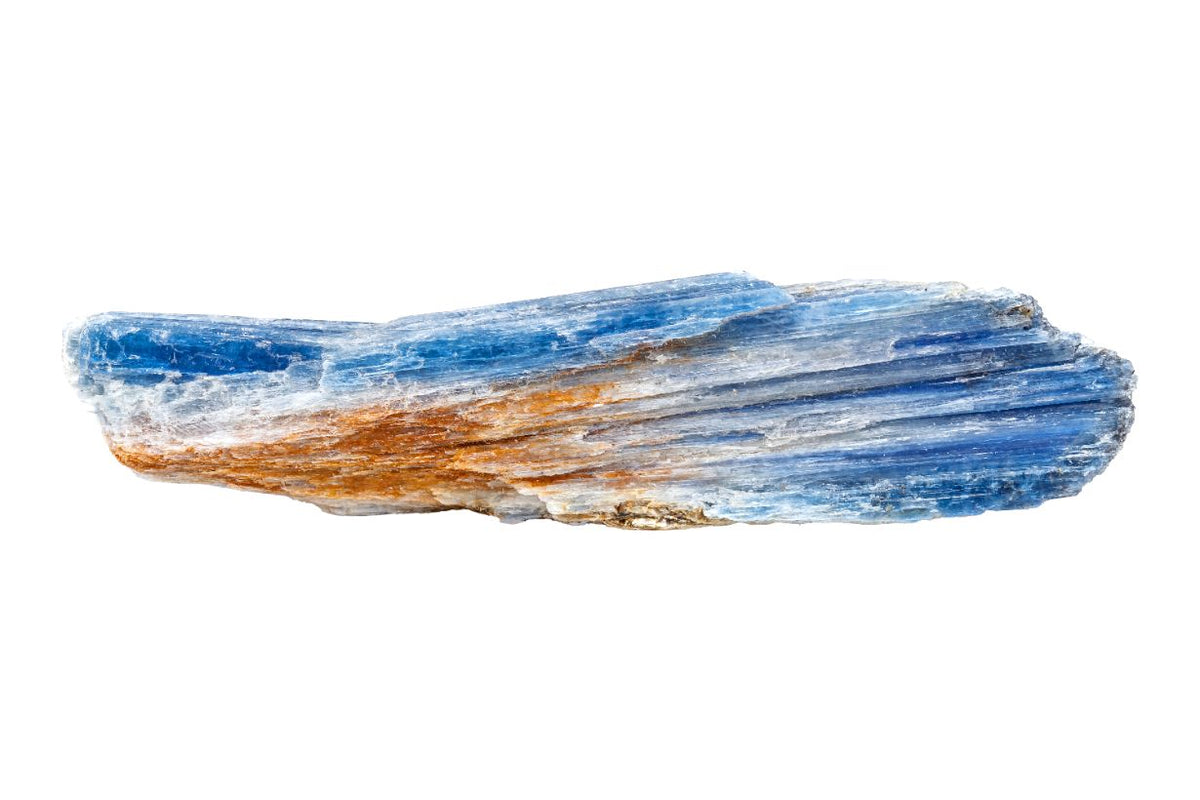 une belle pierre de cyanite bleu  brute