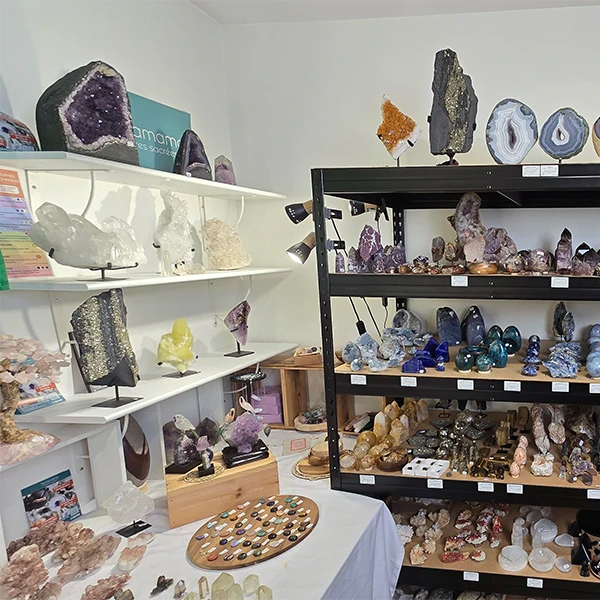 Une boutique de vente de pierres à Lyon, Terramama