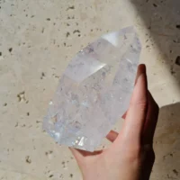 Pointe naturelle de cristal de roche du brésil de qualité supérieure