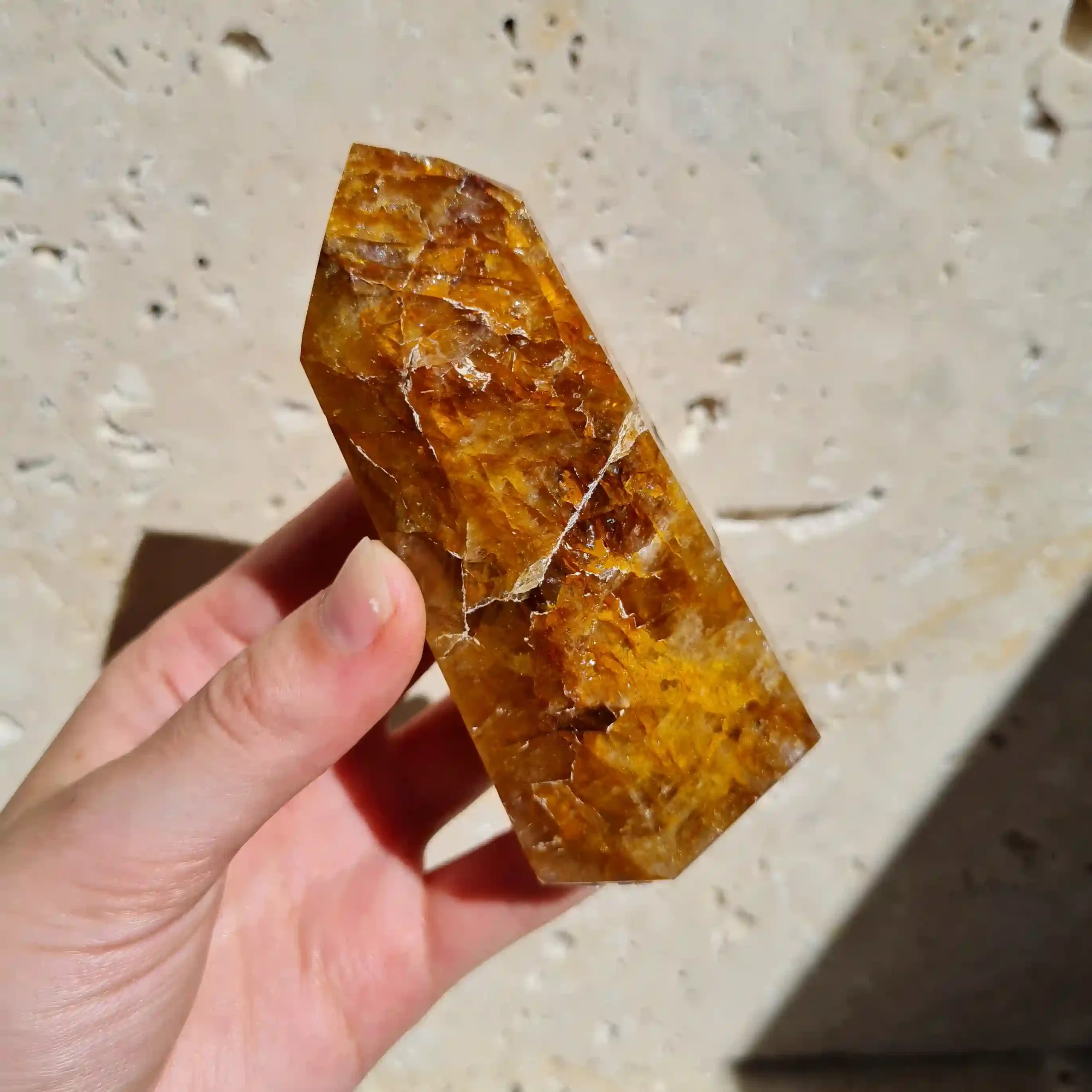cristaux-de-quartz-hématoïde-jaune-en-pointe-naturel
