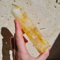 Obélisque de quartz hématoide jaune de qualité AAA+