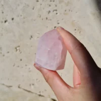Obélix de quartz rose du Brésil AAA+ d'une grande beauté