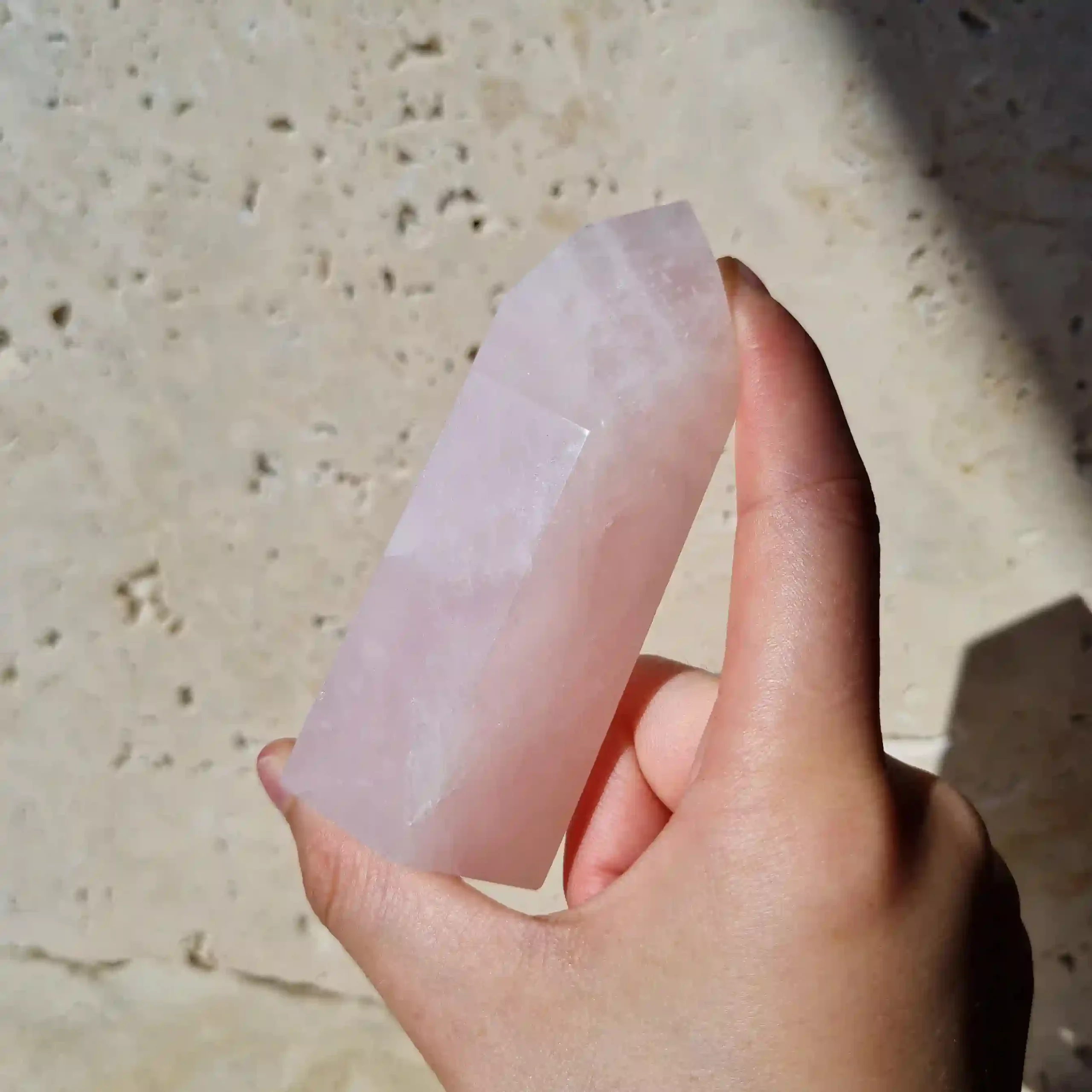 quartz-rose-en-pointe-du-brésil