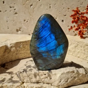 Labradorite en bloc de madagascar de qualité AAA+